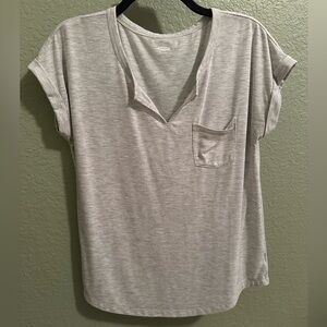 Old Navy Grey Tee with Chest Pocket Size Medium